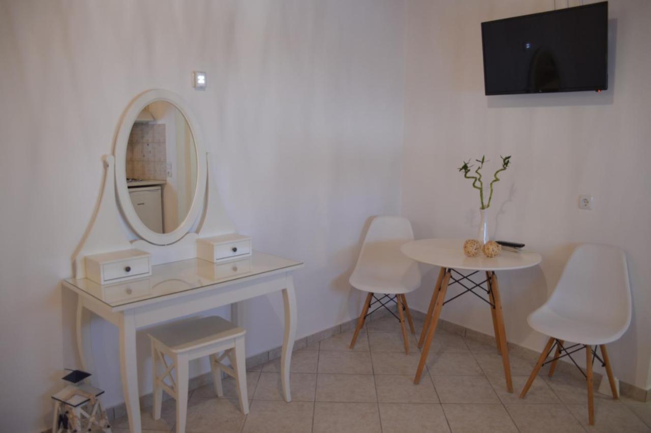 Cute Studio In Milos Tripití Eksteriør bilde